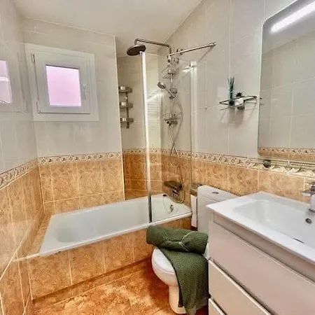 Apartament Dos Amigos, Torrevieja, 2 Swimming Pools , Parking Space